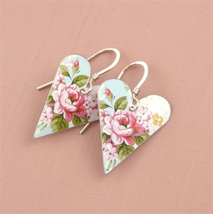 Picture of Pretty Floral Medium Heart Earrings (short earwire)
