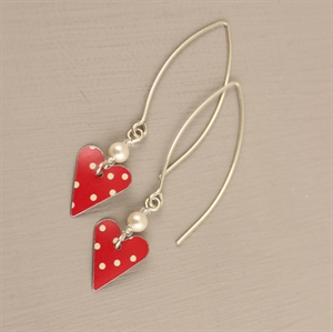 Picture of Spotty Slim Heart with Pearl Earrings (medium earwire)