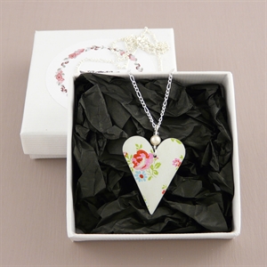 Picture of Spring Medium Heart & Pearl Necklace