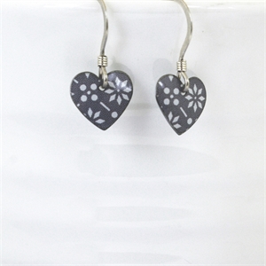 Picture of Grey Round Heart Earrings JE1-GC