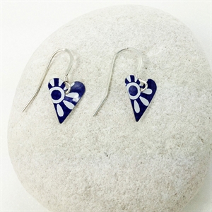 Picture of  Italian Blue Small Slim Heart Earrings JE14