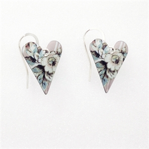 Picture of  Emily Jane Medium Heart Earrings JE12